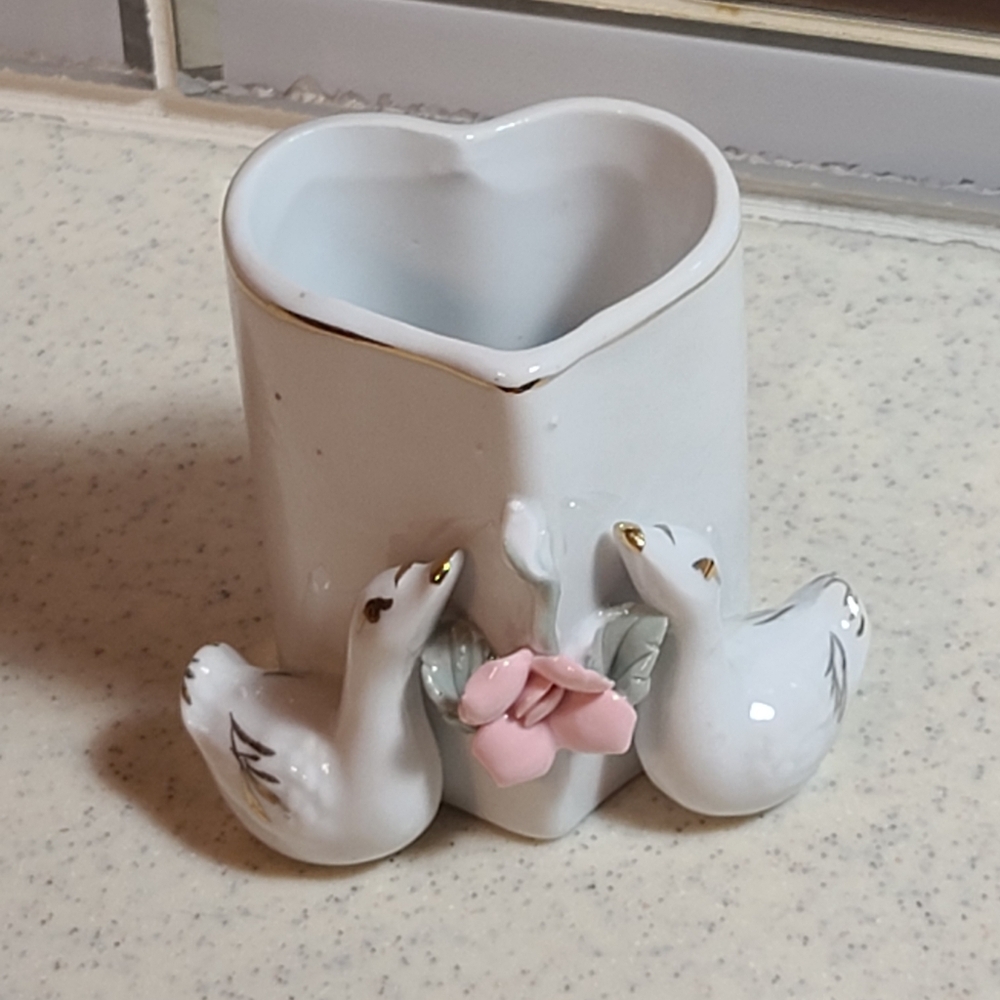 Vintage Ceramic Double White Swan With Pink Flower Trinket Holder 3" - Picture 3 of 16